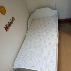Toddlers bed