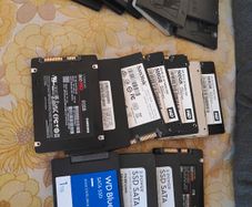 SSD Mixed size and manufactured, 256gb-30 euro, 512gb-45 euro,1TB-60 euro
