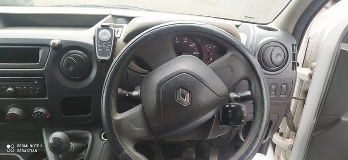Renault master van for parts.