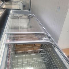 Display freezer