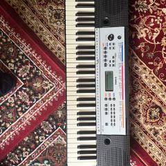 Yamaha Keyboard with stand