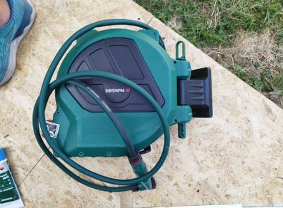 retractable garden hose reel