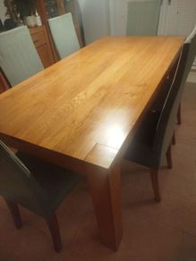 Dining table and 6 solid oak chairs