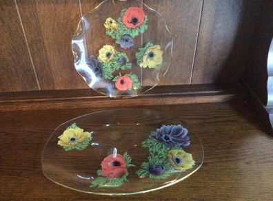 A Pair of Vintage 1960s Chance Glass poppy Anemone plates
