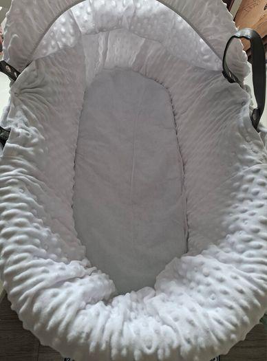 Moses Basket - Grey and white