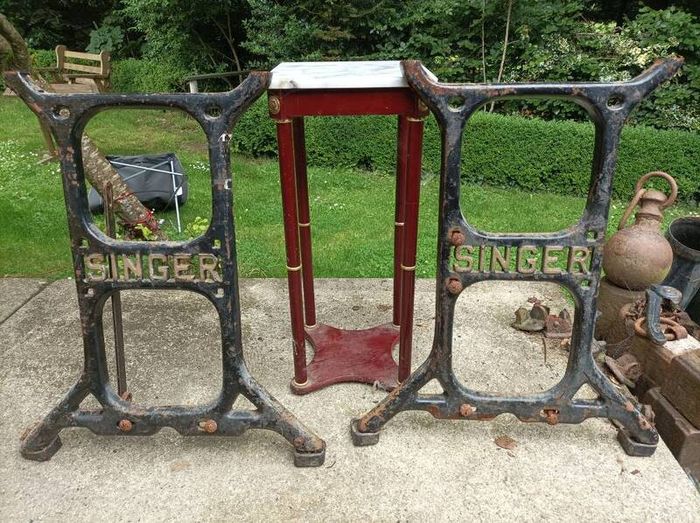 singer bench ends