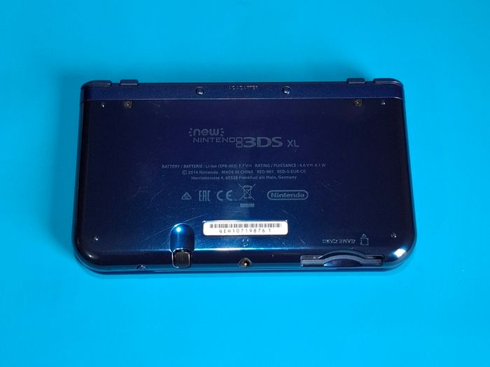 New 3DS XL Metallic Blue (Modded)