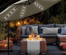 Aluminium LED Solar Cantilever Parasol, Diameter 300 cm, Sun Umbrella with Crank and On/Off Switch, Garden Parasol with UV Protection, Sun Shade with Stand, Market Umbrella, Waterproof