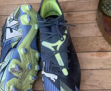 football boots size 3