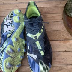 football boots size 3