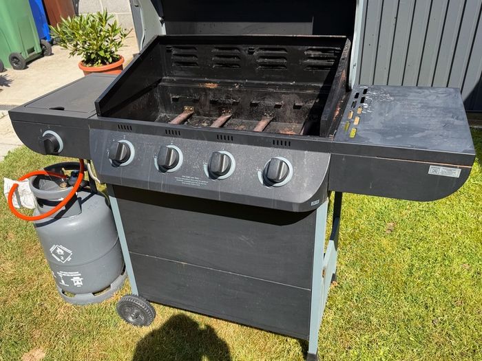 Gas barbecue