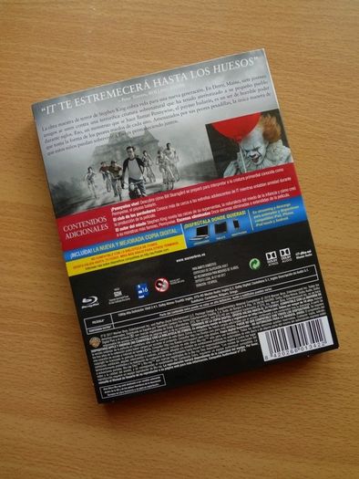 Stephen King's IT Chapter One Blu Ray (2017) (With rare Lenticular Slipcover)