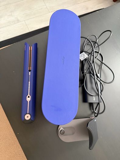 Dyson straightener