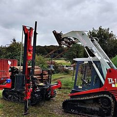 PROTECH Tracked post driver