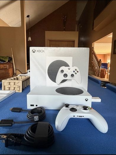 Xbox Series S Console, 1TB, Robot White,