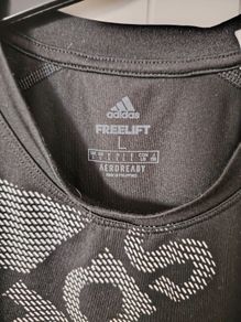 Adidas T-Shirt