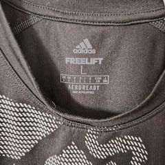 Adidas T-Shirt