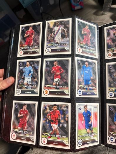 football cards + binders (offers Welcome )