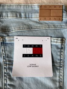 NEW Tommy Hilfiger Low Rise Skinny Size 28 / 28