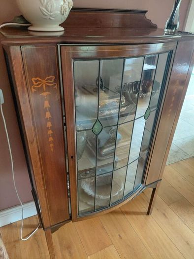 Antique Cabinet - Free to take away