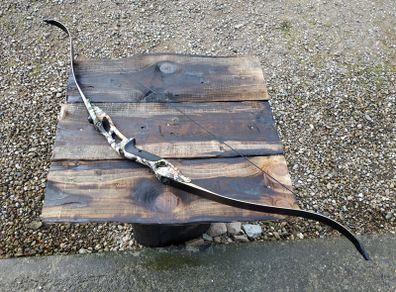 Archery Bow, Recurve 56" ( 30 to 50 lbs). +3x arrows