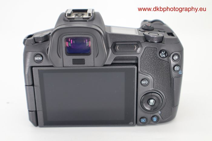 Canon Eos R Mirrorless Camera #0568