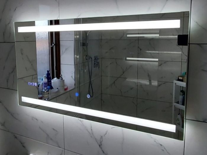 LED Mirrors Ensuite Many Sizes and Shapes Bathroom Bedroom Bluetooth Speakers Demister Antifog Fog Free Makeup Dual LED Bright Light Adjustable Brightness Touch Sensor