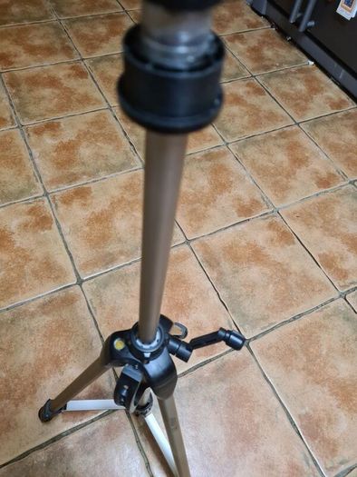 Star 61 tripod compact lightweight