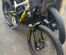 YT tues mountain bike