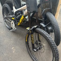 YT tues mountain bike