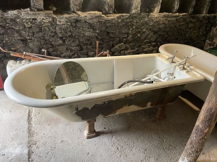 Cast Iron Bathtub