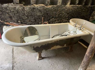 Cast Iron Bathtub