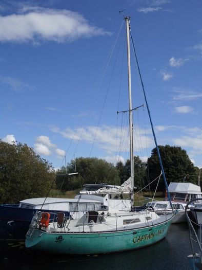 Yacht. 30ft. Sailing/Cruising. No trailer.