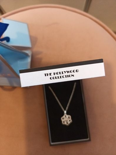 newbridge Hollywood collection pendant