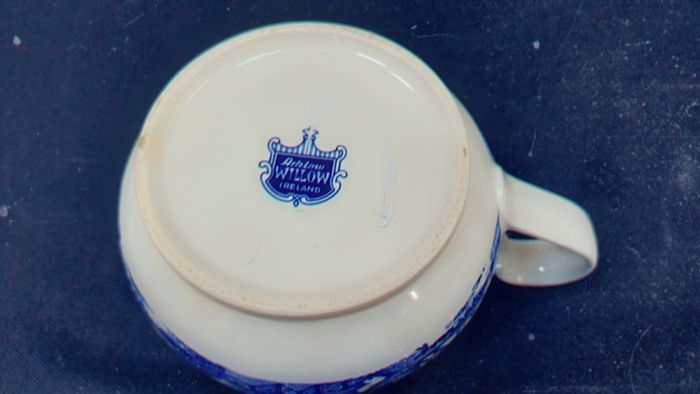 Arklow Pottery Blue Willow pattern cream jug