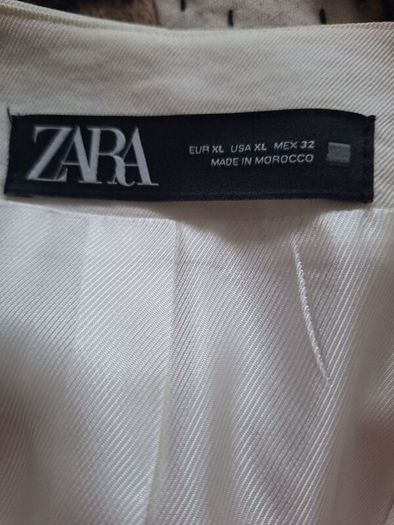 Zara sleeveless waistcoat in off white