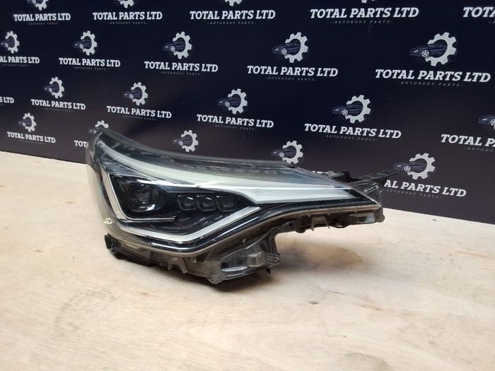 Toyota chr 2019-23 headlight