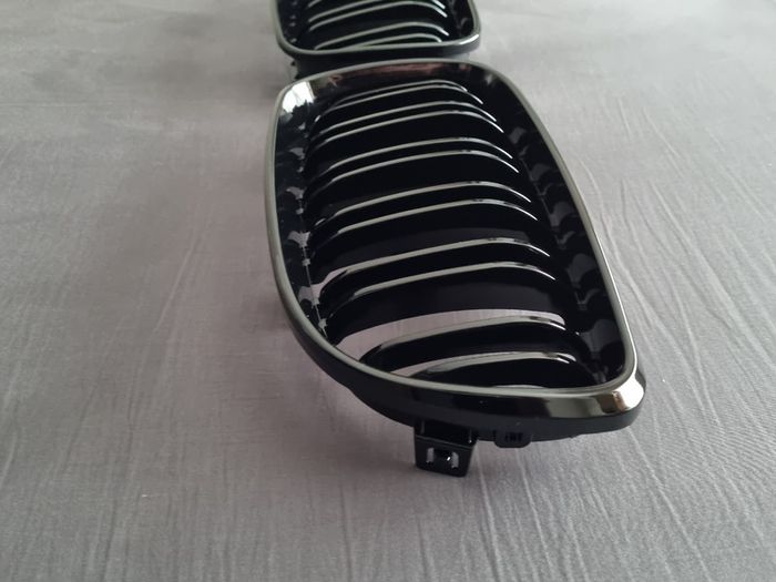 BMW 1 Series E81 E82 E87 E88 Gloss Black Kidney Grilles Brand New
