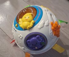 Vtech Crawl and Learn Ball - Lights and Music