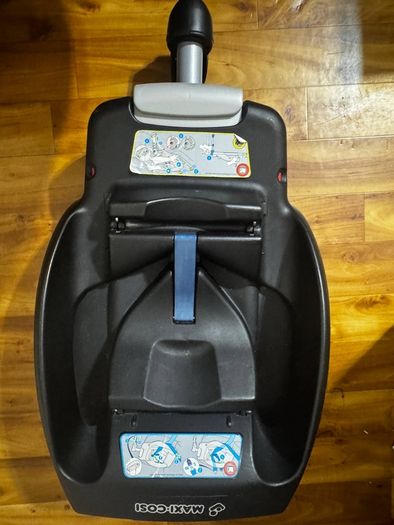 Maxi-Cosi CabrioFix Car Seat + EasyFix ISOFIX Base