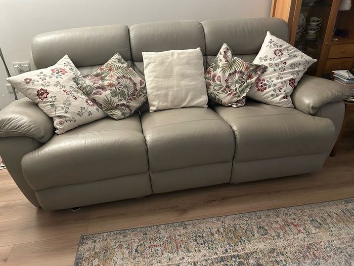 Quality EZ-Living3seater recliner