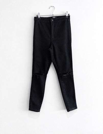 Pre Owned Missguided Petite Black High Waisted Ripped Knee Skinny Jeans