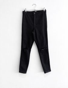 Pre Owned Missguided Petite Black High Waisted Ripped Knee Skinny Jeans