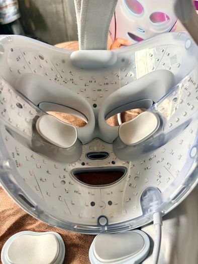 Barely used Shark CryoGlow Under-Eye cooling & LED Mask
