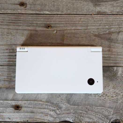 Nintendo DSi Arctic White Console with New USB Charger, 3 Great Games ,Clean