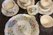 1941-1962 Royal Doulton Stratford collection (pattern D6196)