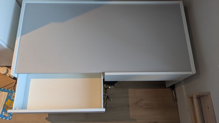 Dundra Play Table