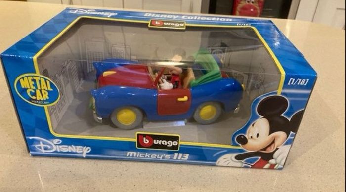 Disney Mickey Mouse and Donald Duck lot scale 1/18
