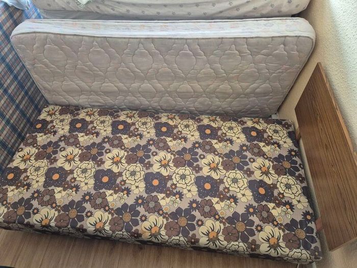 SIngle beds + Mattresses