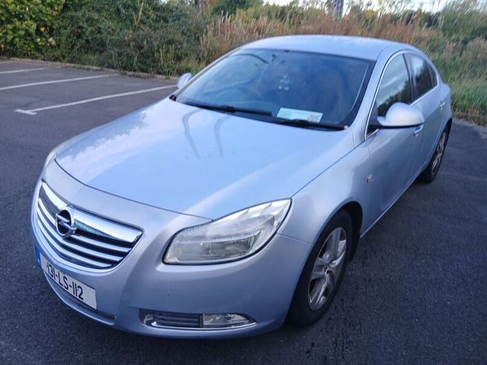 2013 opel insignia nct and taxed read add!!